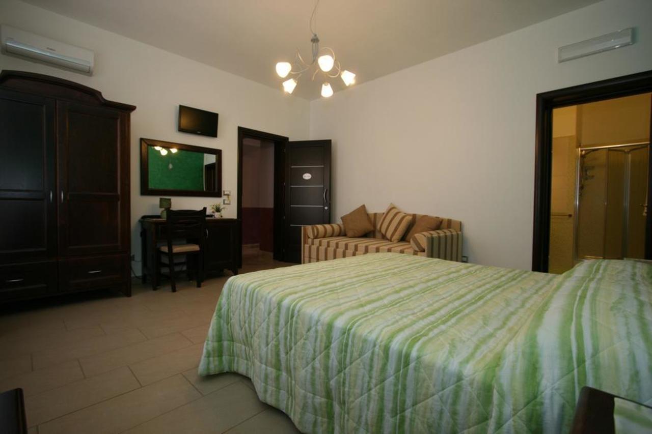 Baia Santa Margherita B&B 卡斯泰卢佐 外观 照片