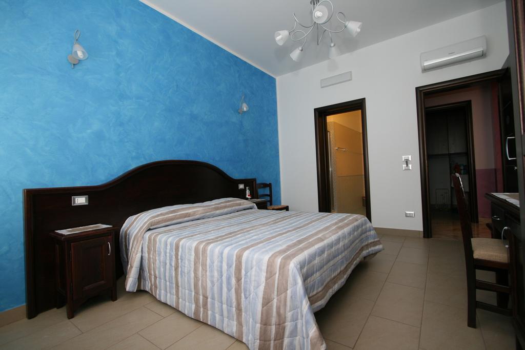 Baia Santa Margherita B&B 卡斯泰卢佐 客房 照片