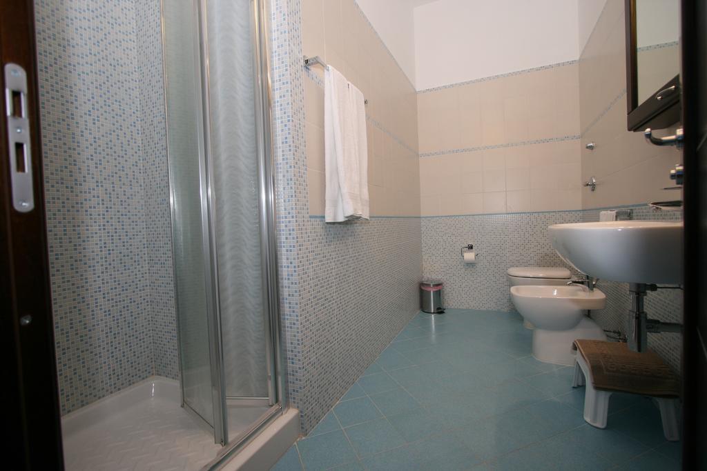Baia Santa Margherita B&B 卡斯泰卢佐 客房 照片