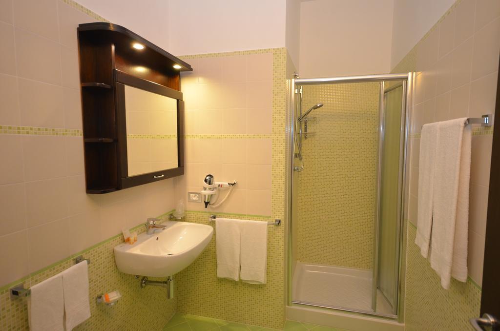 Baia Santa Margherita B&B 卡斯泰卢佐 客房 照片